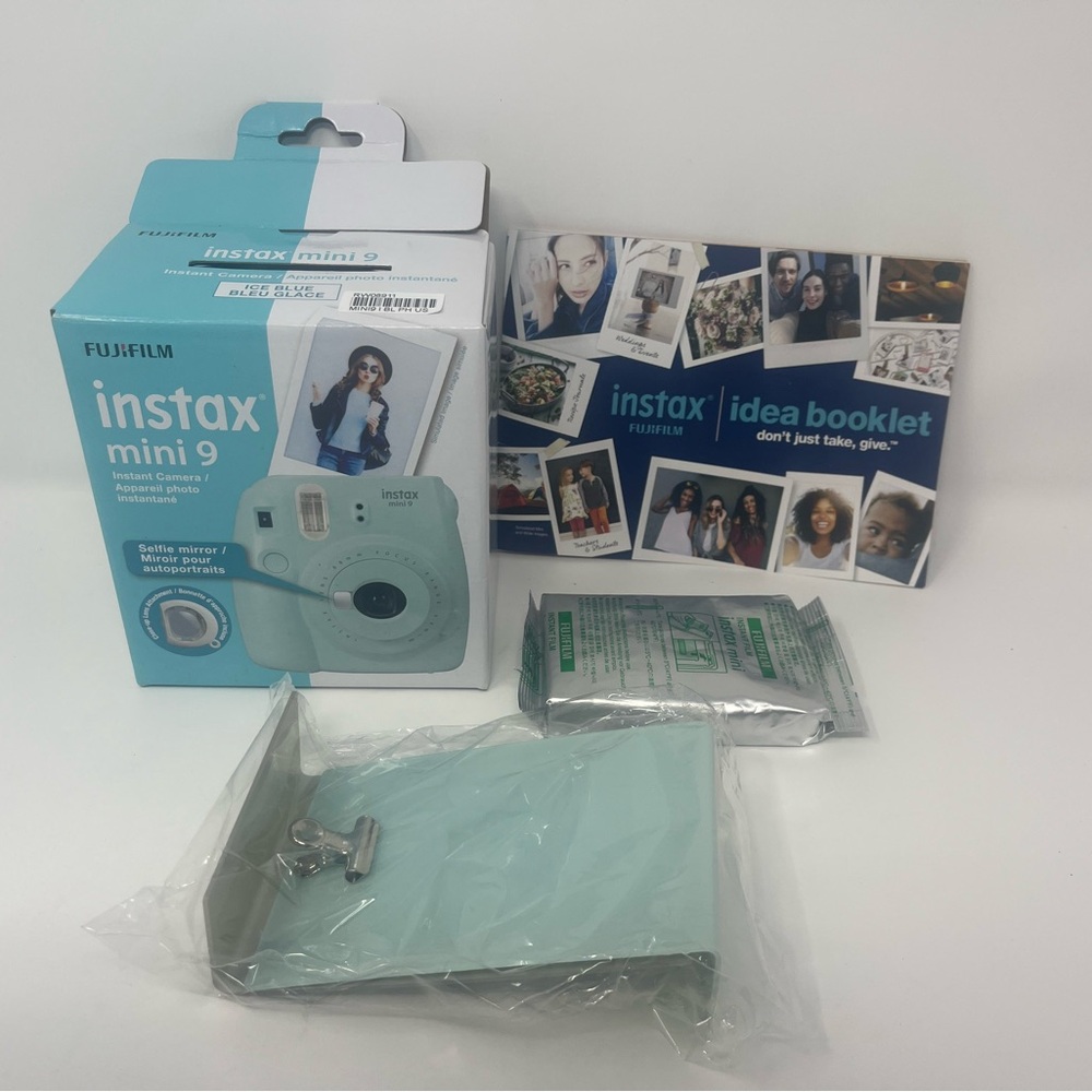 FUJIFILM Instax Mini 9 Ice Blue Instant Film Camera NEW incl film/ photo stand
